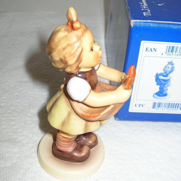 M I Hummel Goebel Figurine "LOVING WISHES " HUM #5783 2/0 TMK8 w/Box  MINT - Picture 2 of 4